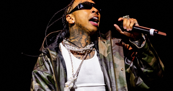 Tyga hợp tác Sơn Tùng M-TP: Cú bắt tay quốc tế làm dậy sóng V-Pop - hình ảnh - betau88.vip Tyga hợp tác Sơn Tùng M-TP: Cú bắt tay quốc tế làm dậy sóng V-Pop - hình ảnh - betau88.vip
