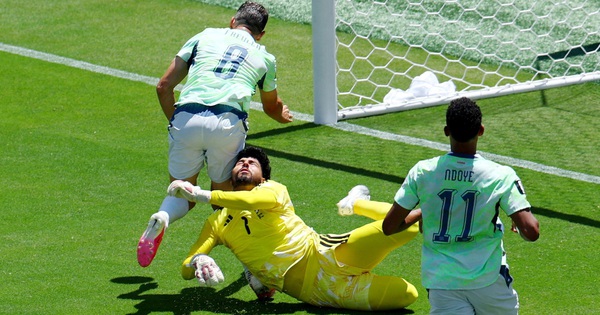 Tranh cãi quả phạt đền đầu tiên tại World Cup 2026: VAR bỏ qua lỗi việt vị của Thụy Sĩ? - hình ảnh - betau88.vip