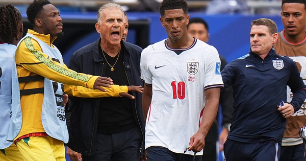 Ngôi sao đội tuyển Anh vi phạm luật mới của FIFA, lại lấy tay che miệng: Nguy cơ nhận án phạt nguội - hình ảnh - betau88.vip