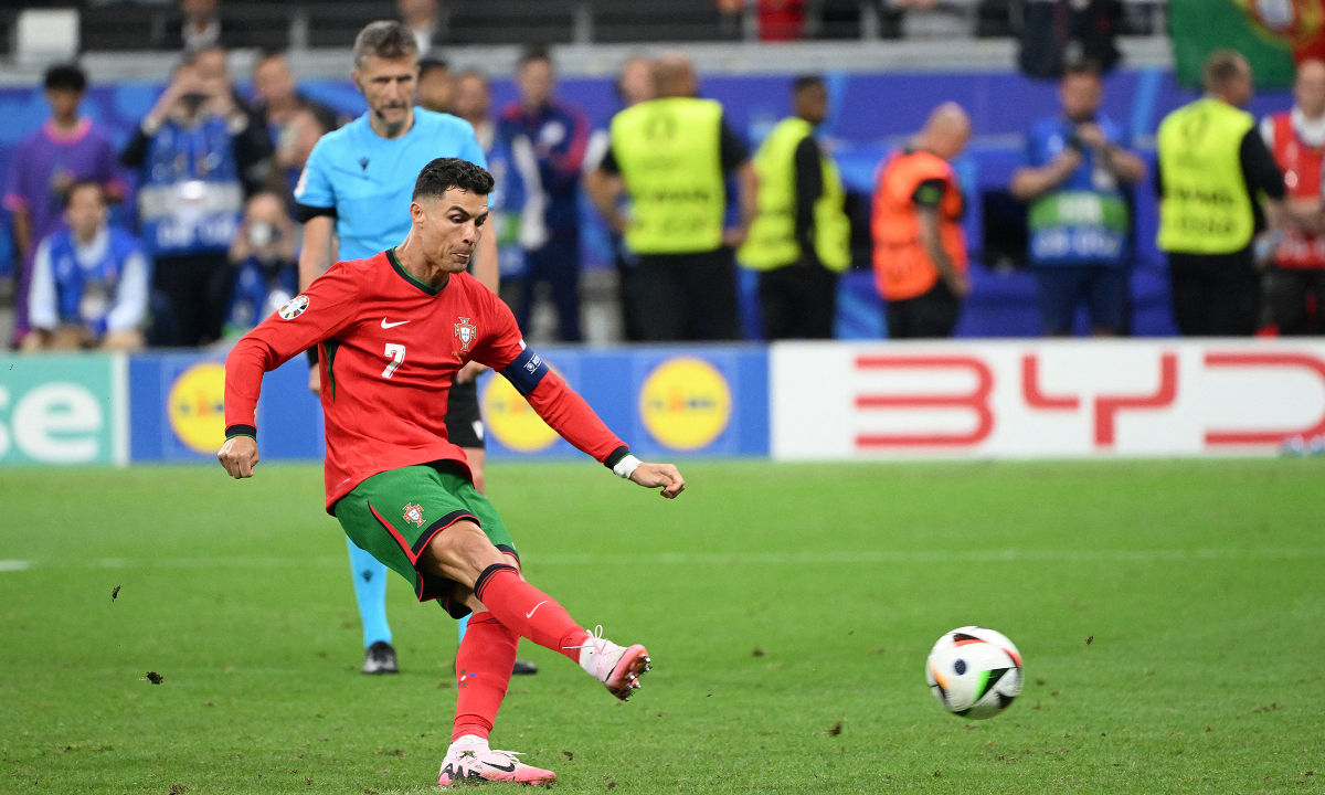 Cựu thủ quân Uruguay: ‘Ronaldo có thể vô địch World Cup 2026 nhờ sự hỗ trợ đặc biệt’ - hình ảnh - betau88.vip