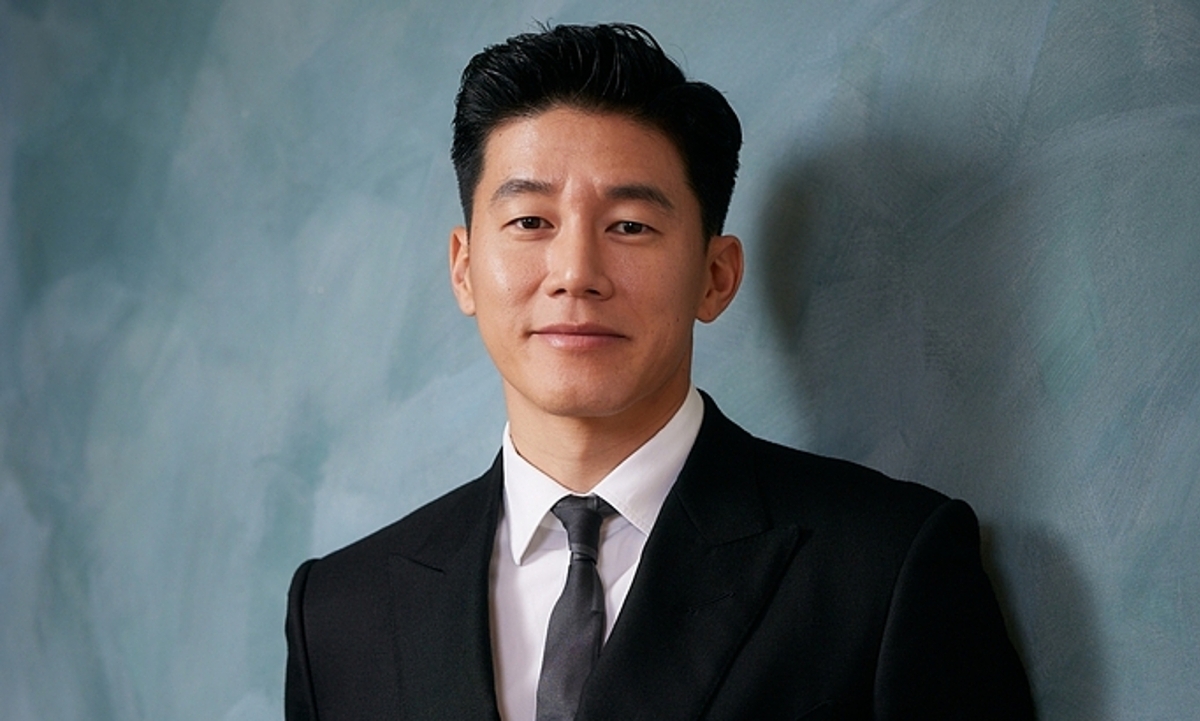 Tài tử Kim Mu Yeol vươn lên từ nghèo khó: góc nhìn mới cho người chơi Việt - hình ảnh - betau88.vip Tài tử Kim Mu Yeol vươn lên từ nghèo khó: góc nhìn mới cho người chơi Việt - hình ảnh - betau88.vip