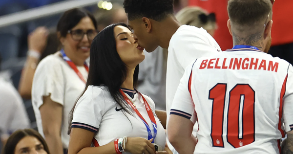 AU88 chính thức: Đội tuyển Anh cấm WAGs ở World Cup 2026 – Messi, Ronaldo có bị ảnh hưởng? - hình ảnh - betau88.vip