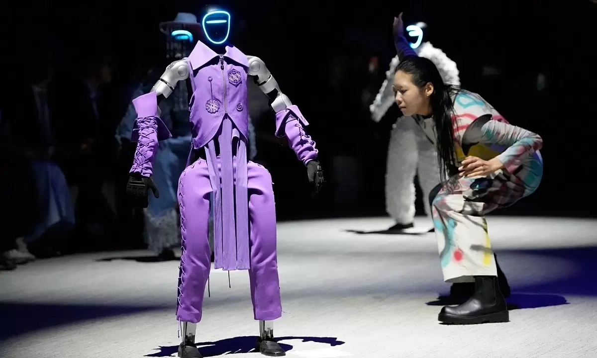 AU88 Việt Nam: Robot sải bước catwalk, thổi làn gió tương lai vào thời trang - hình ảnh - betau88.vip