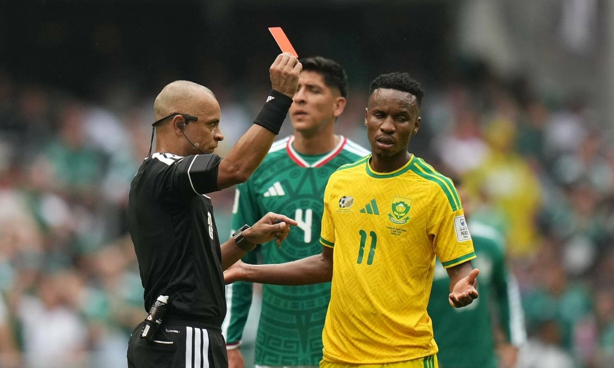 Trọng tài gây tranh cãi tại World Cup 2026: Khi rào cản ngôn ngữ làm thay đổi cục diện trận đấu - hình ảnh - betau88.vip