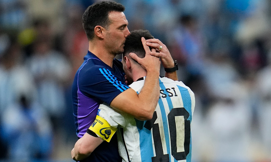 HLV Scaloni: ‘Trước khi ra quyết định, tôi luôn tham khảo Messi’ - hình ảnh - betau88.vip