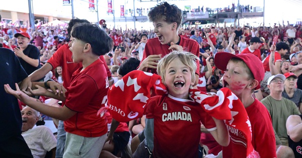 CĐV Canada mở hội sau chiến thắng lịch sử tại World Cup - hình ảnh - betau88.vip