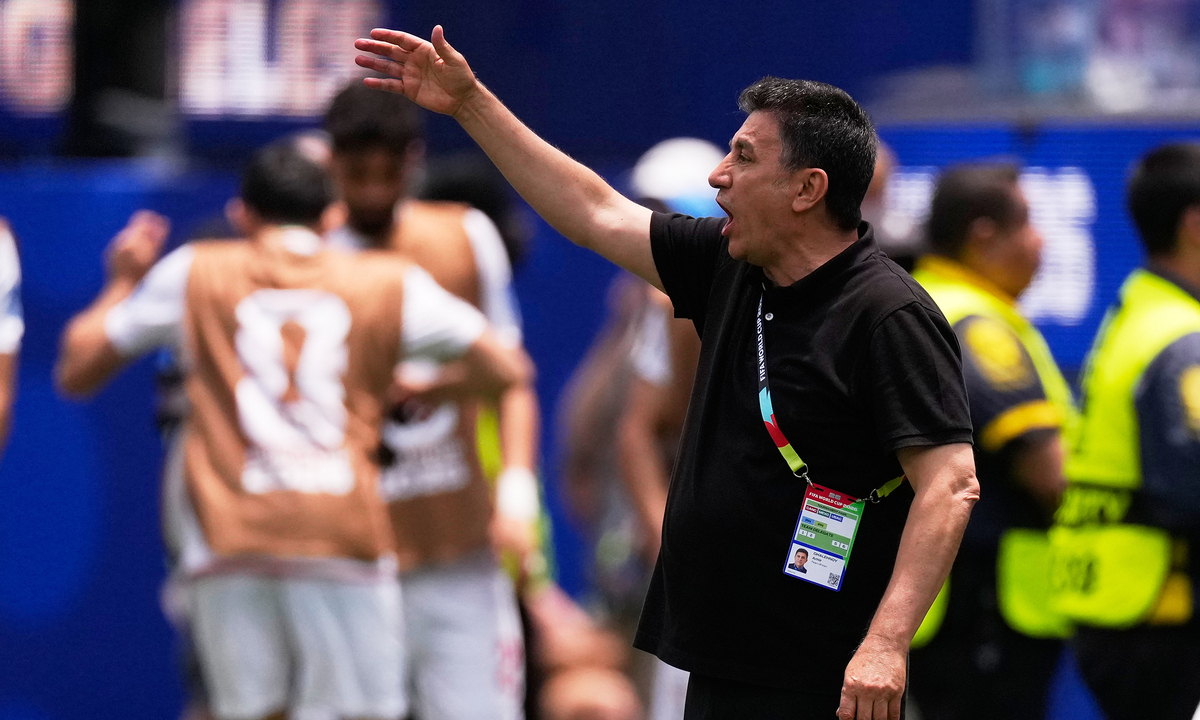 HLV Ghalenoei: ‘Iran bất bại là kỳ tích World Cup’ - hình ảnh - betau88.vip