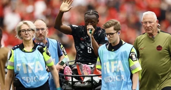 Cầu thủ Canada chia tay World Cup 2026 vì gãy chân: Cú sốc đầu giải và góc nhìn từ AU88 eSports - hình ảnh - betau88.vip