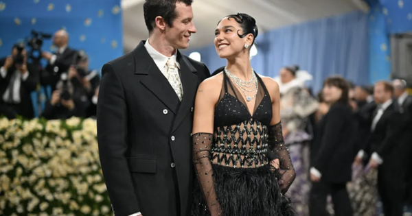 AU88 đổi thưởng: Dua Lipa bí mật kết hôn với tài tử Callum Turner trước siêu tiệc cưới Ý - hình ảnh - betau88.vip