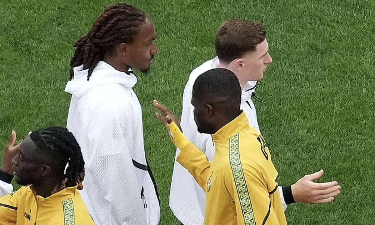 Cầu thủ Anh từ chối bắt tay đối thủ ở World Cup: Djed Spence và hành động gây tranh cãi - hình ảnh - betau88.vip