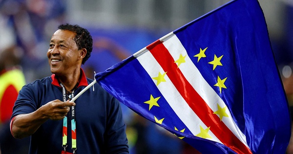 HLV Cabo Verde xúc động tạm biệt World Cup, dành lời khen đặc biệt cho Argentina - hình ảnh - betau88.vip