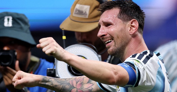 Messi nước mắt ràn rụa khi Argentina thắng nghẹt thở Ai Cập: Cảm xúc vỡ òa của nhà vua!: góc nhìn mới cho người chơi Việt - hình ảnh - betau88.vip