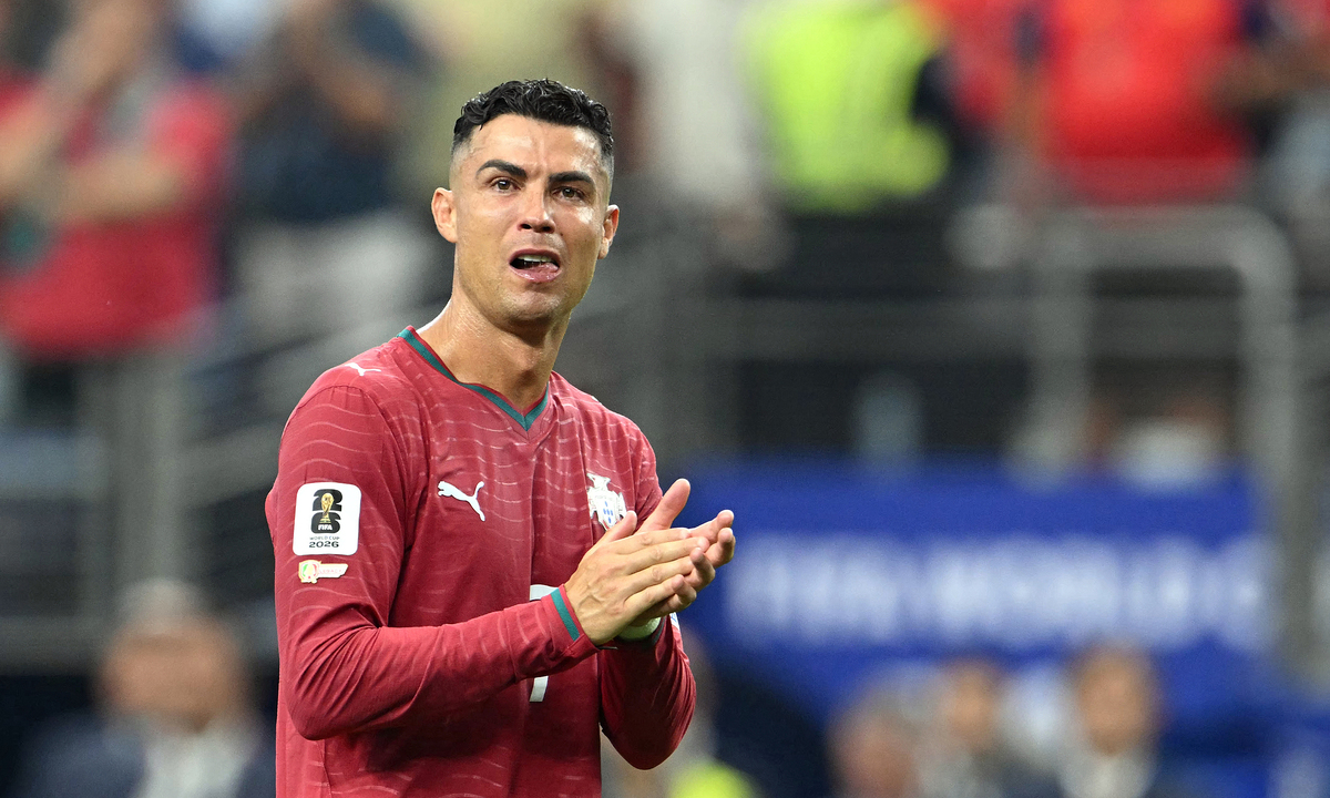 AU88 Cược Bóng Đá: Ronaldo Rơi Nước Mắt Trong Lần Cuối Dự World Cup 2026 - hình ảnh - betau88.vip